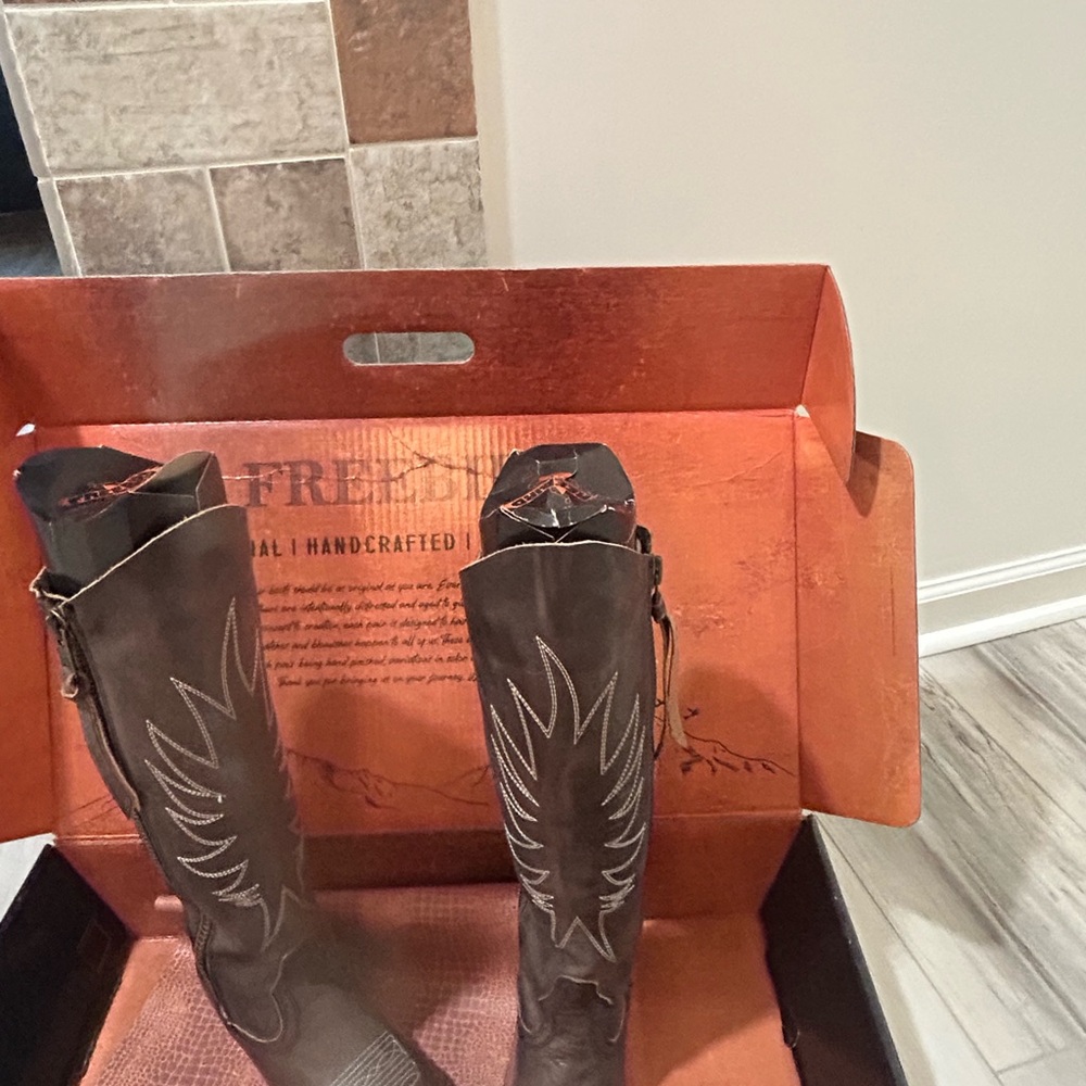 Whisper Black Distressed Boots